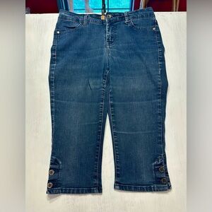 Nine West Jeans Mission Capri Cropped Jegging Size 8/28 Average Button Hem